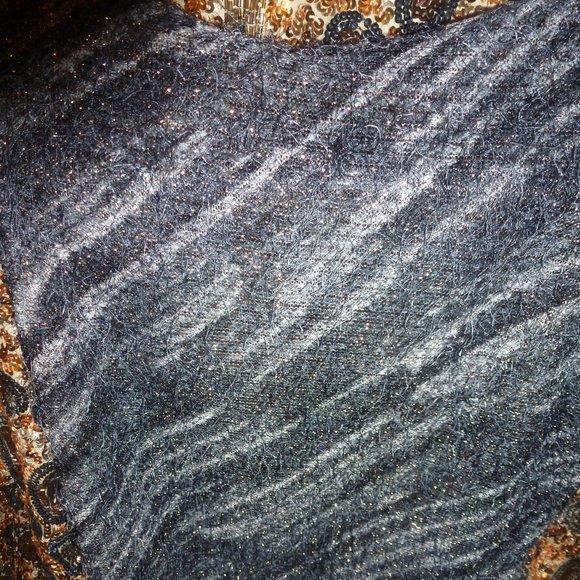 A.  Byer Festive Golden metallic  Peacock Sleeveless Blouse - M NEW - Picture 4 of 10